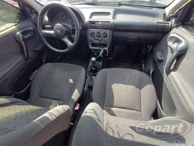 2003 CHEVROLET CORSA SEDAN 