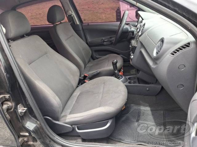 2011 VOLKSWAGEN VOYAGE 