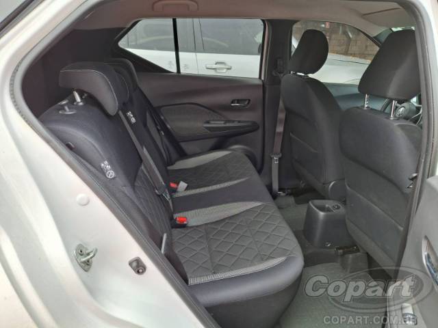2017 NISSAN KICKS 