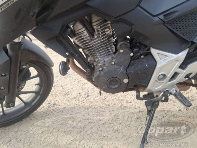 2025 HONDA CB 300F 