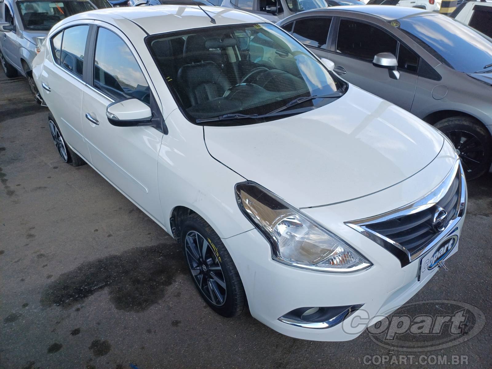 Nissan Versa 2018 em leilão