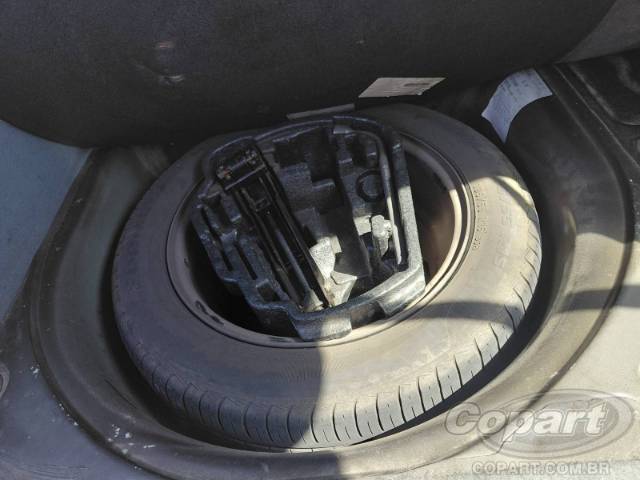 2010 VOLKSWAGEN FOX 