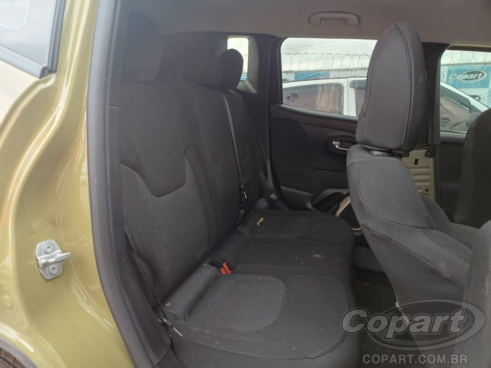 Foto 6 de 10: 2016 JEEP RENEGADE