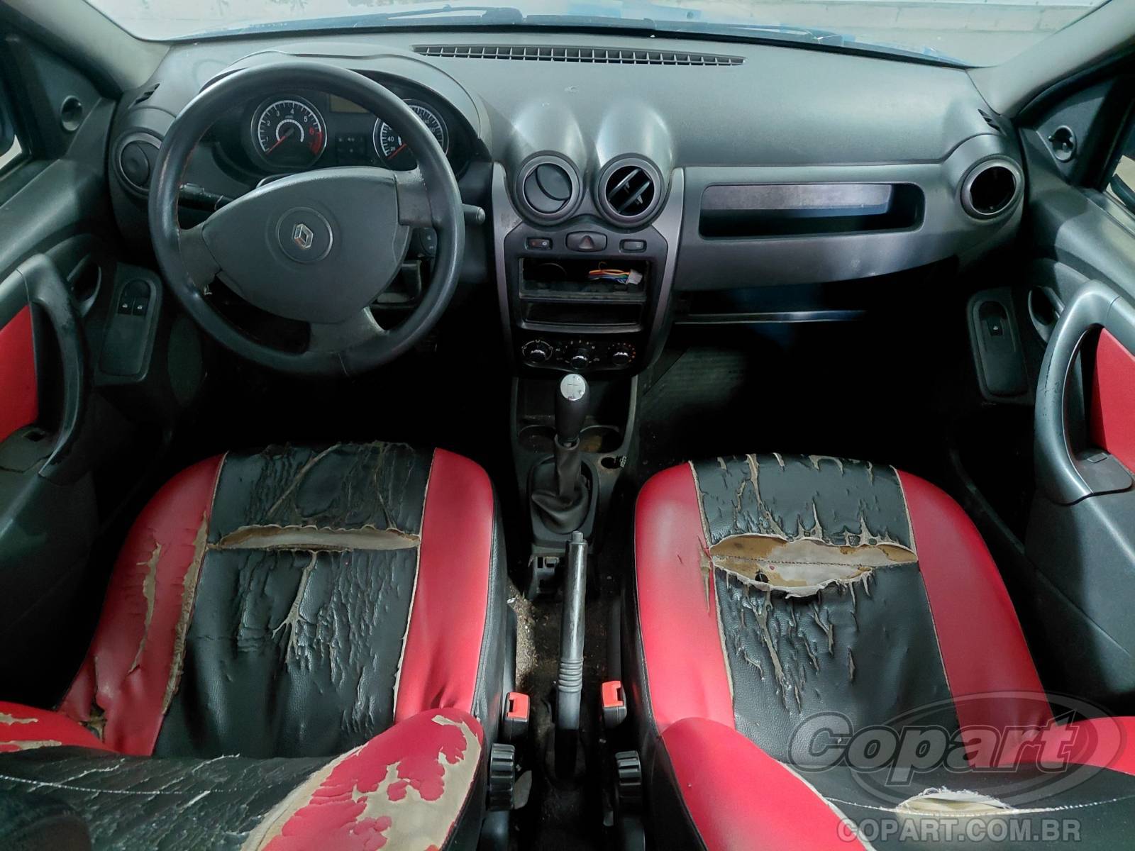 Foto 9 de 10: 2012 RENAULT LOGAN