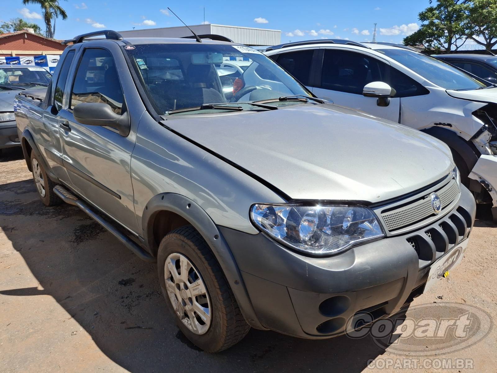 Veículo FIAT Strada FIAT Strada 2008 Strada CE Trekking 1.4 Fire 2008 em leilão