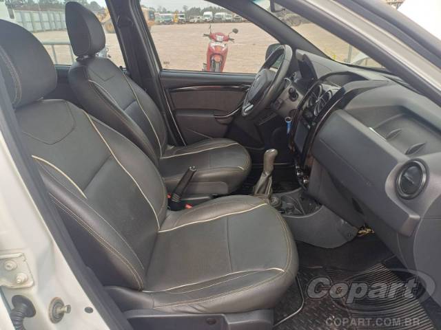 2019 RENAULT DUSTER OROCH 