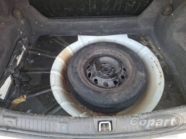 2004 CHEVROLET CORSA SEDAN 
