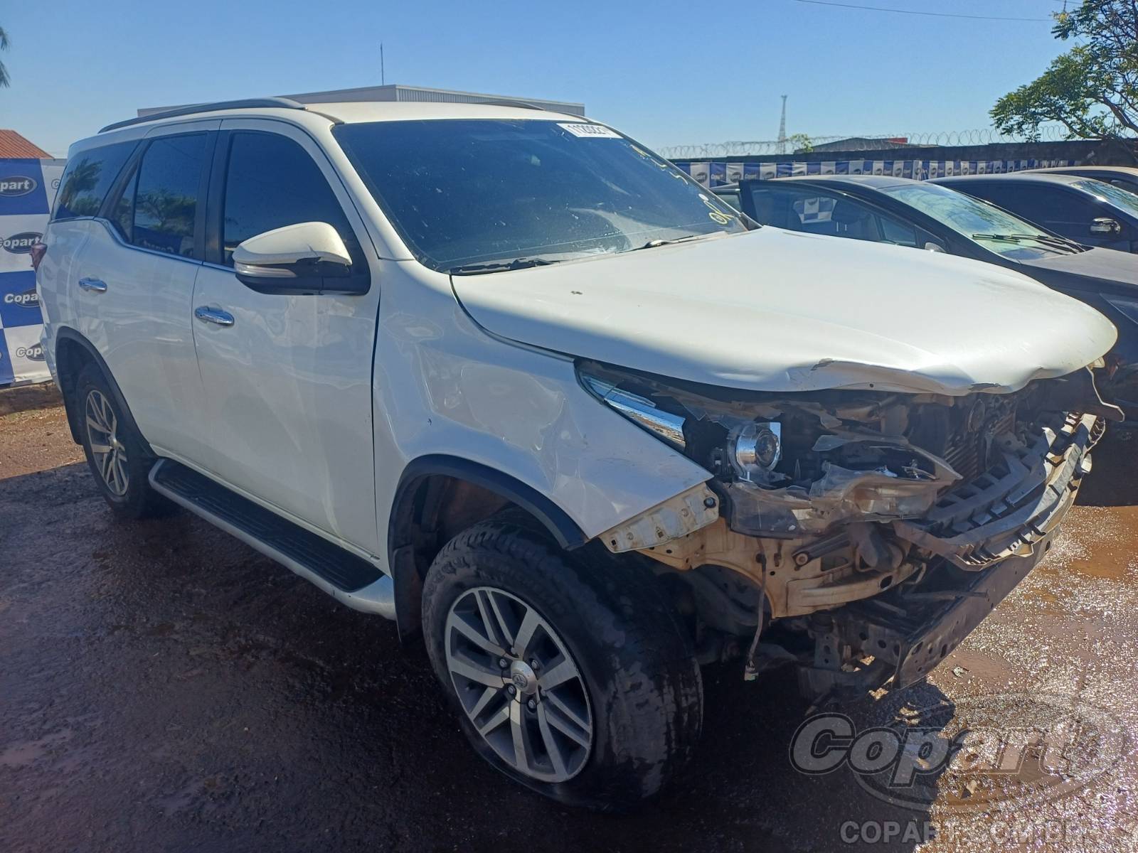 Veículo Toyota Hilux Toyota Hilux SW4 2.8 D-4D Turbo 2016 2017 em leilão