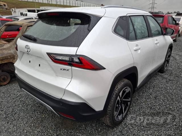 2026 TOYOTA Yaris Cross 