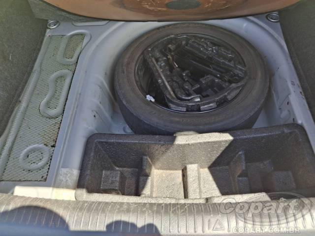 2005 VOLKSWAGEN POLO SEDAN 