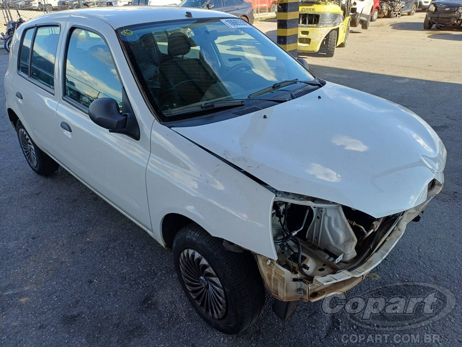 Veículo Renault Clio RENAULT CLIO 2015 1.0 16V Flex 2015 em leilão