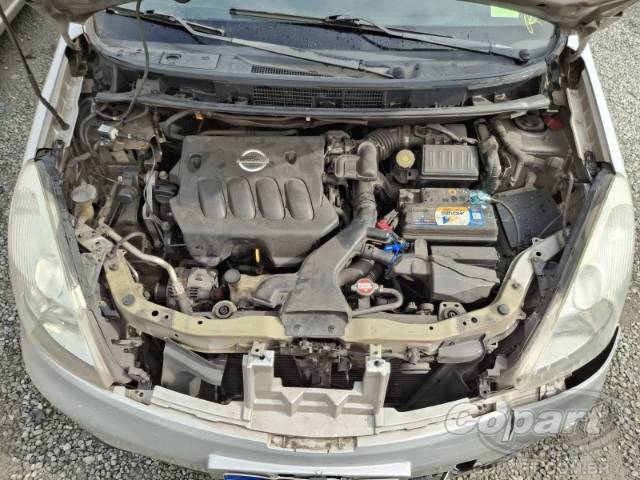 2011 NISSAN LIVINA 