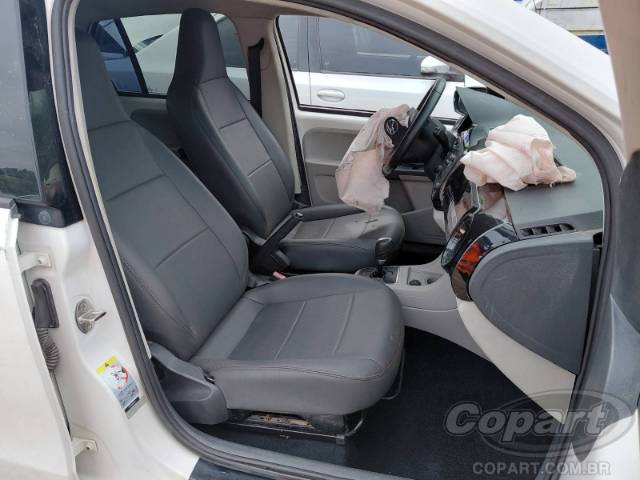 2015 VOLKSWAGEN UP 