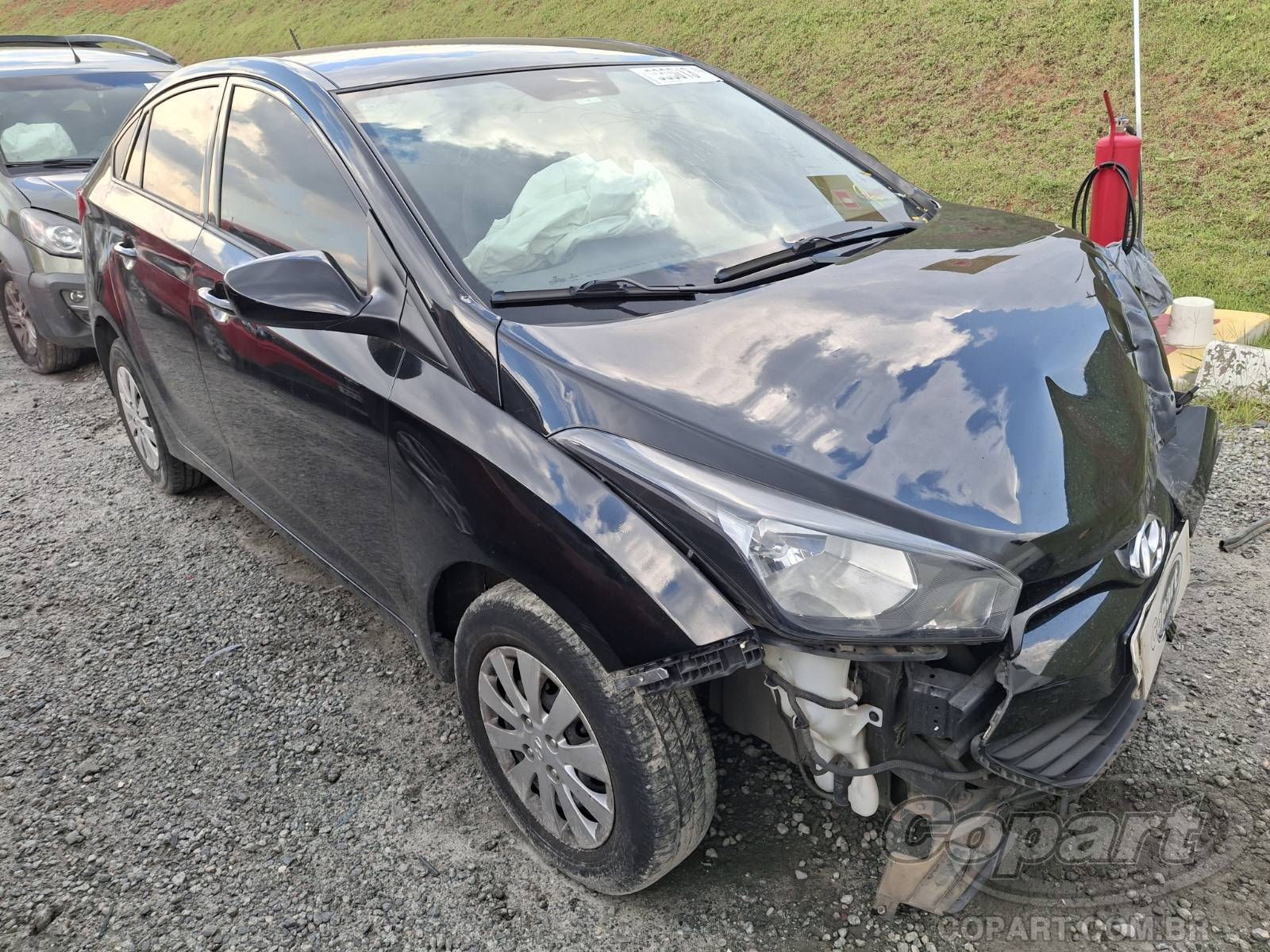 Veículo Hyundai HB20S Hyundai HB20S Comfort Style 1.0 12V 2015 Médio Dano Frontal 2015 em leilão