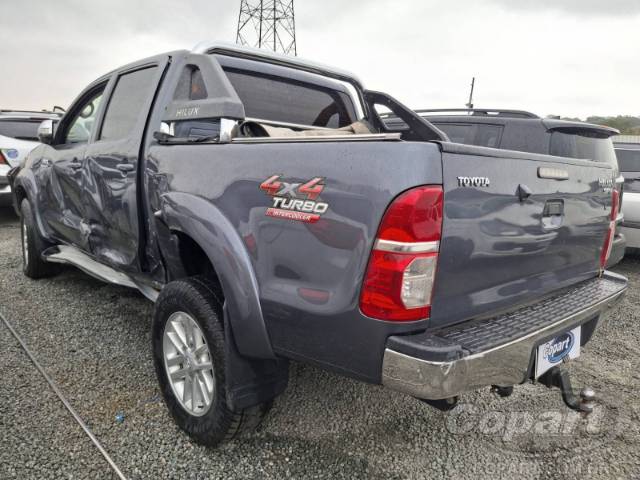 2013 TOYOTA HILUX CD 