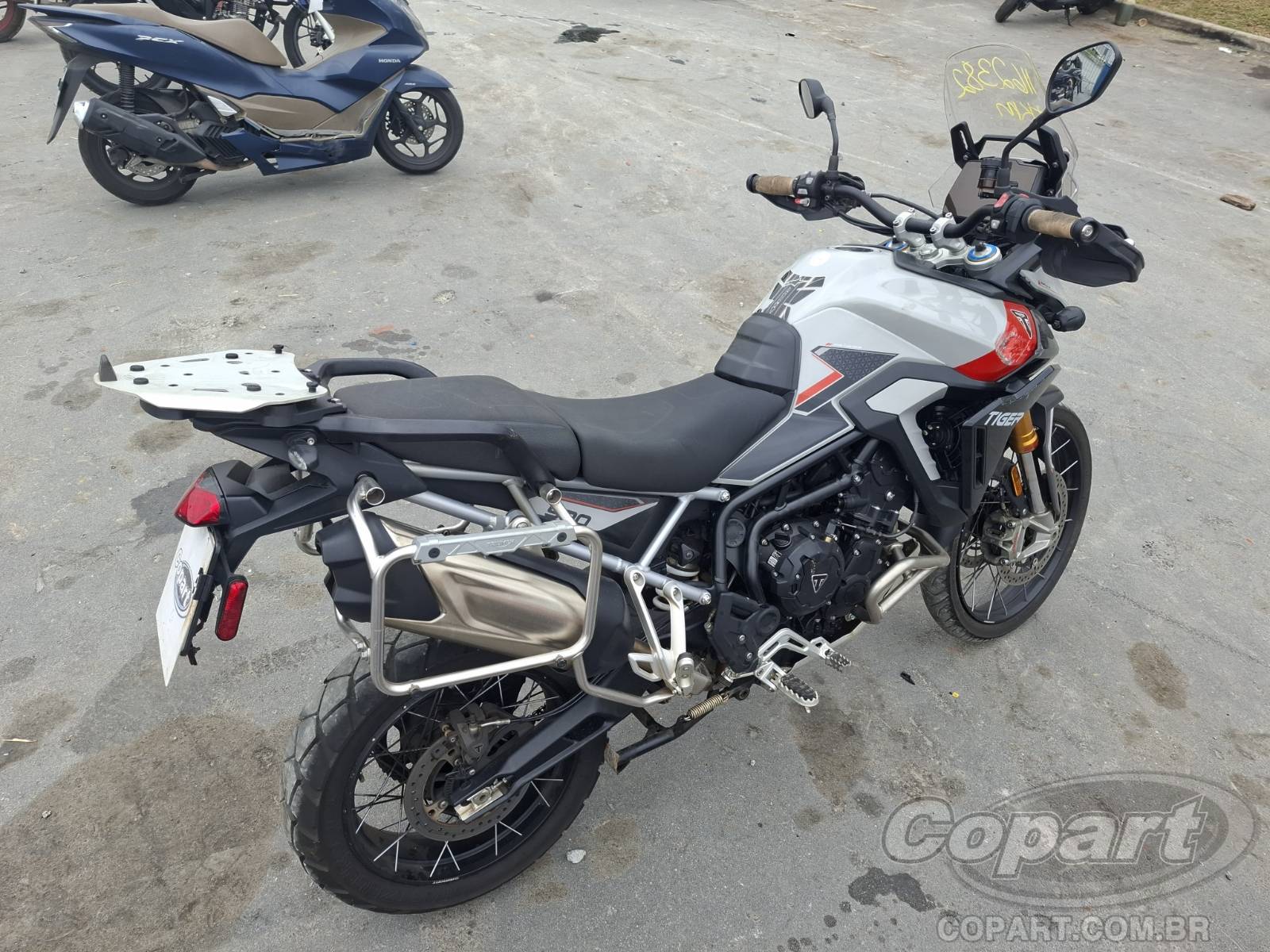 2025 TRIUMPH TIGER — foto 4 de 10