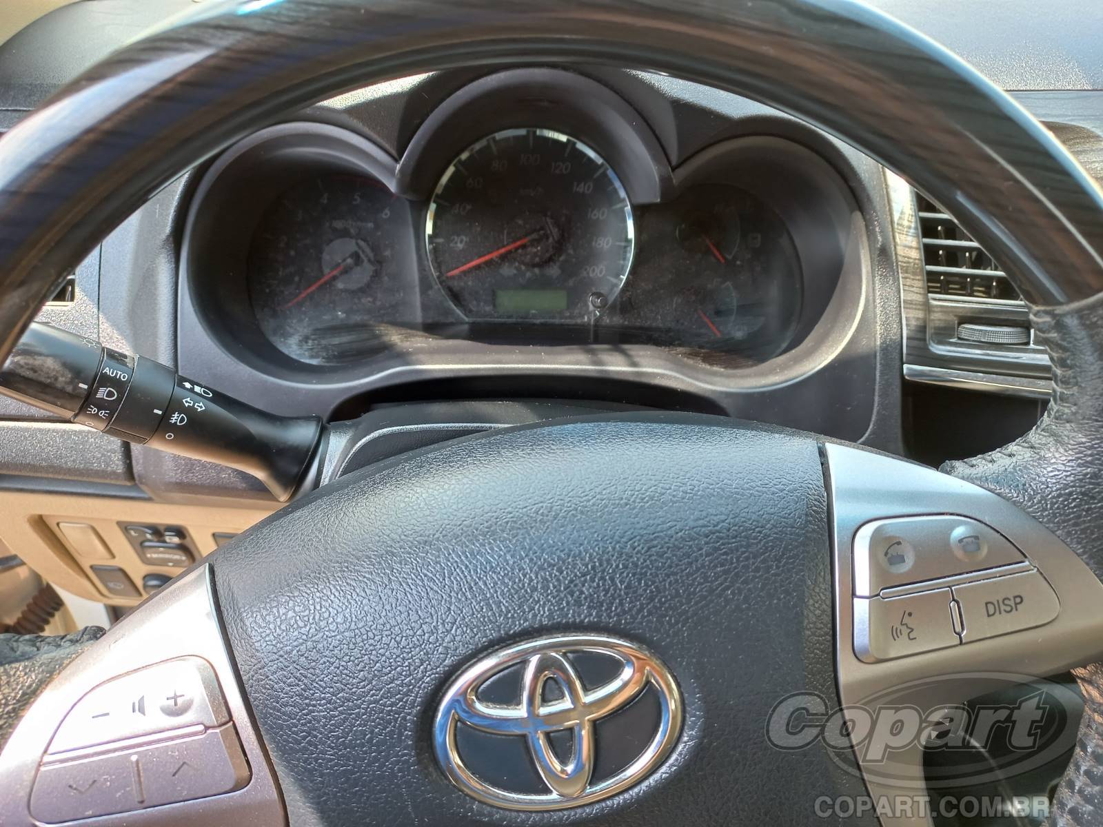 Foto 8 de 10: 2015 TOYOTA HILUX SW4