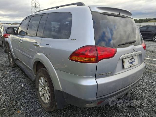 2010 MITSUBISHI PAJERO DAKAR 