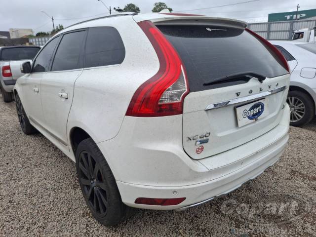 2015 VOLVO XC60 