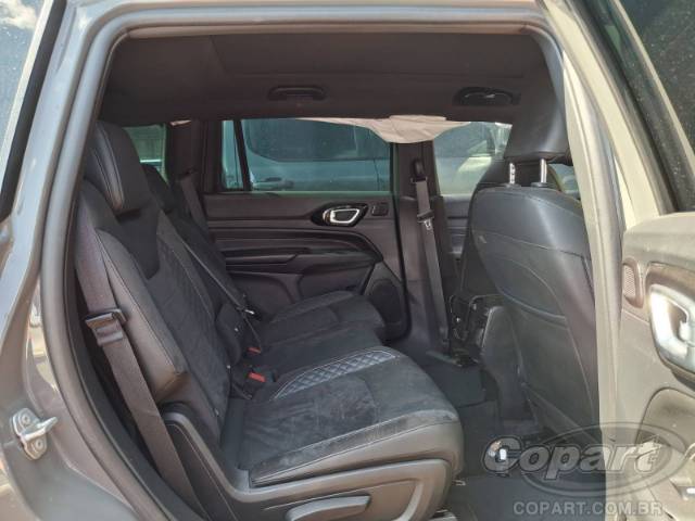 2025 JEEP COMMANDER 