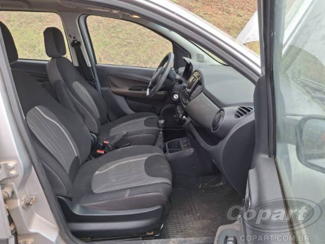 2015 FIAT UNO 