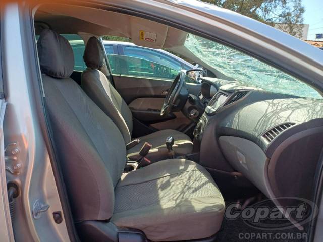 2014 HYUNDAI HB20S 
