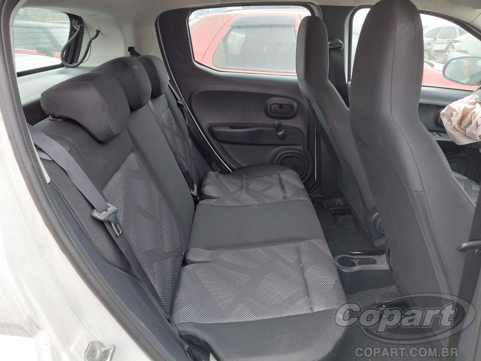 Foto 6 de 10: 2025 FIAT MOBI