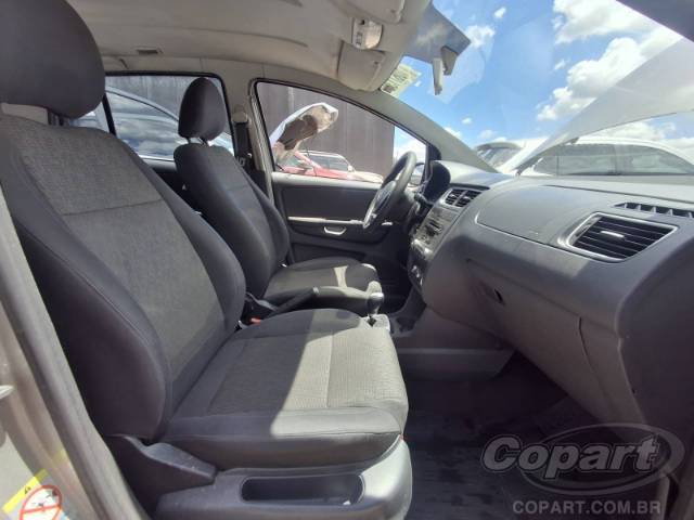 2013 VOLKSWAGEN FOX 
