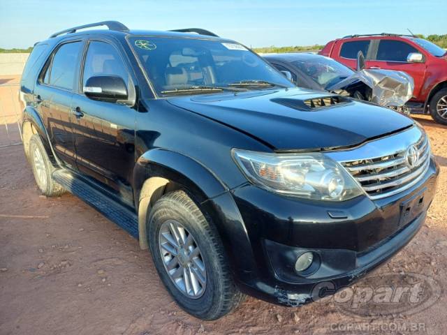 2013 TOYOTA HILUX SW4 