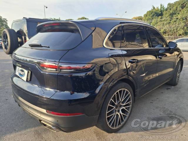 2022 PORSCHE CAYENNE 