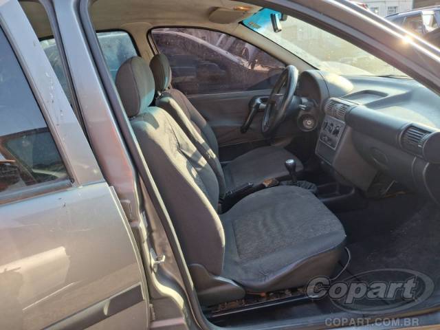 2005 CHEVROLET CLASSIC 