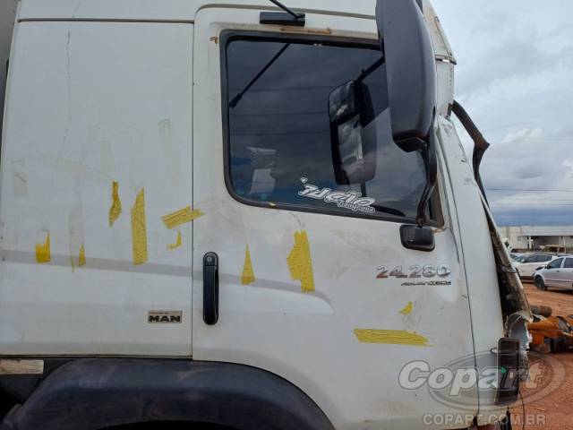 2014 VOLKSWAGEN CONSTELLATION 