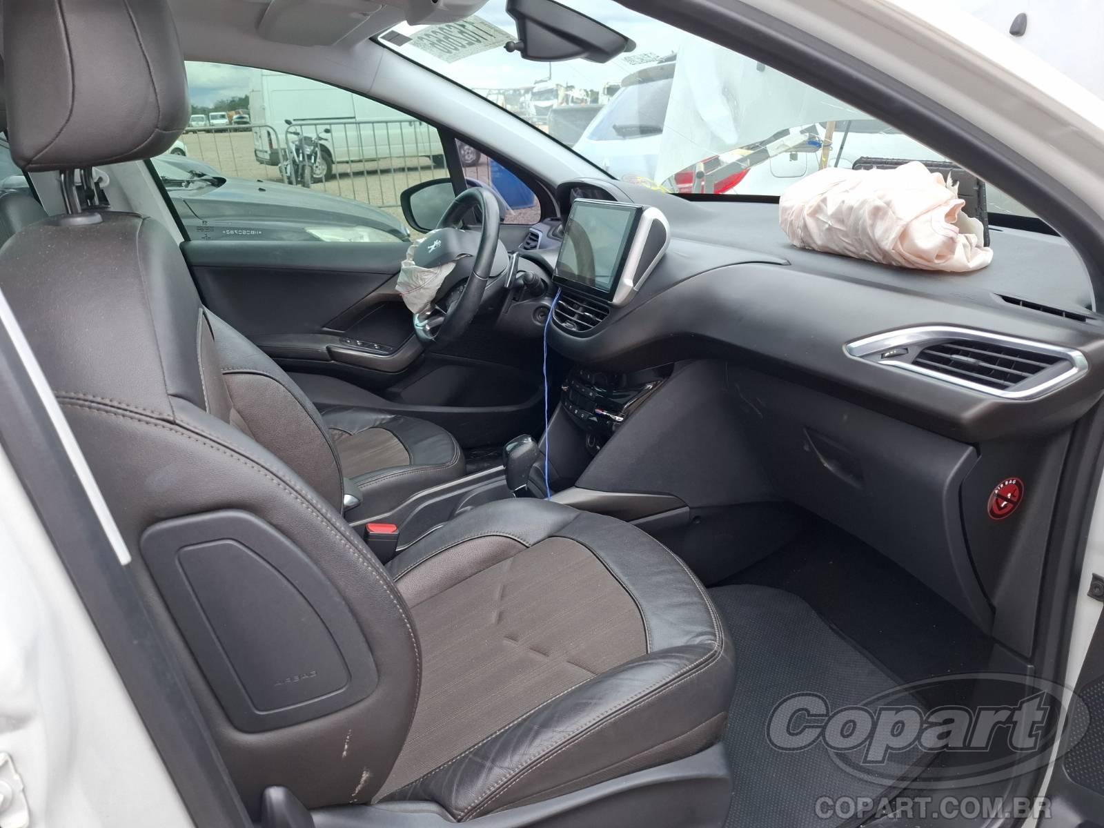 Foto 5: 2017 PEUGEOT 2008