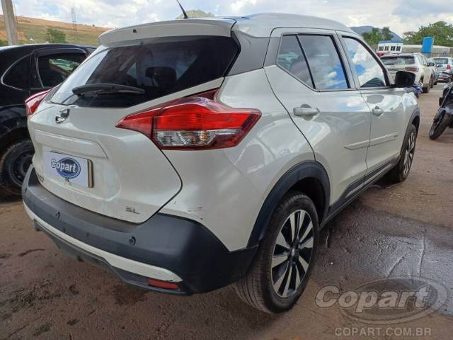 2017 NISSAN KICKS 