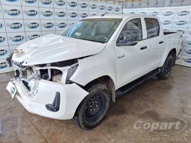 2025 TOYOTA HILUX CD 