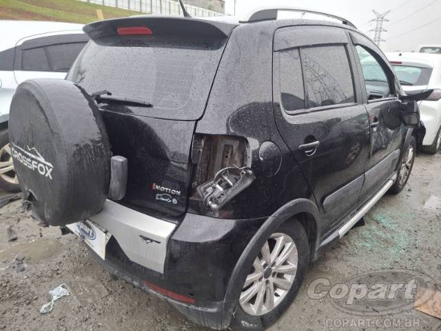 2013 VOLKSWAGEN FOX 