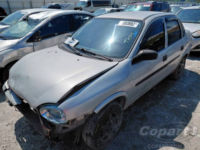 2000 CHEVROLET CORSA SEDAN 