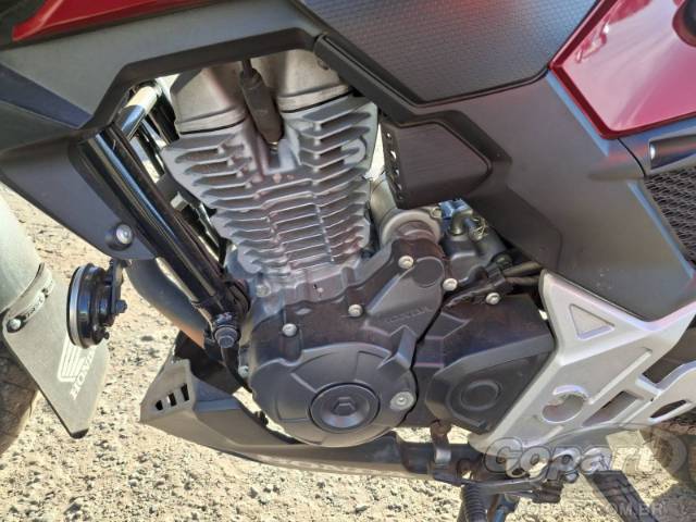 2026 HONDA CB 300F 