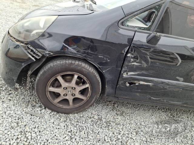 2005 HONDA FIT 