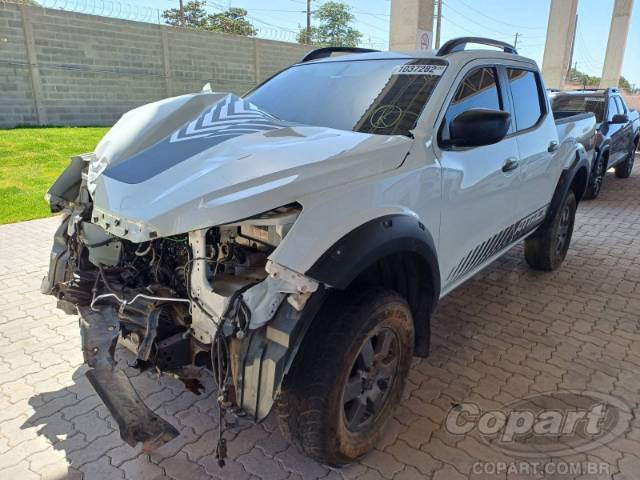 2025 NISSAN FRONTIER CD 