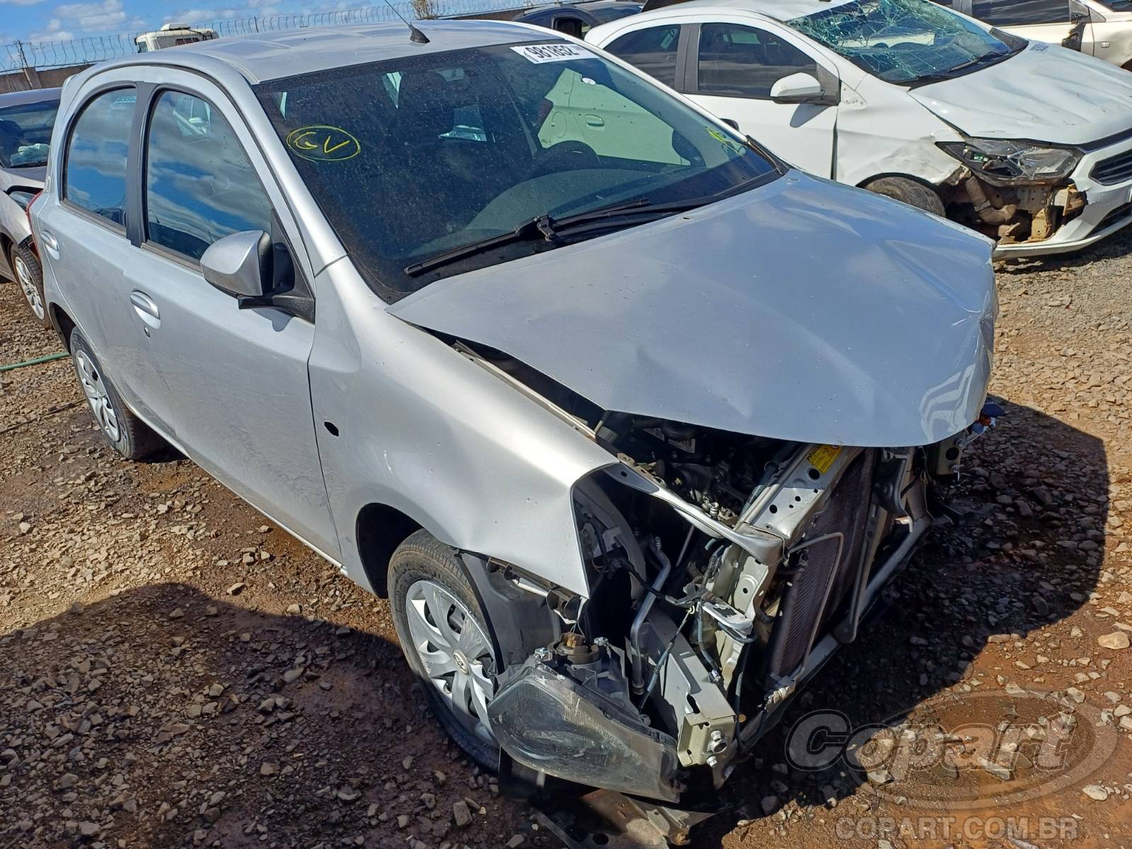 Toyota Etios XS 1.5 16V 2015 Médio Dano Frontal