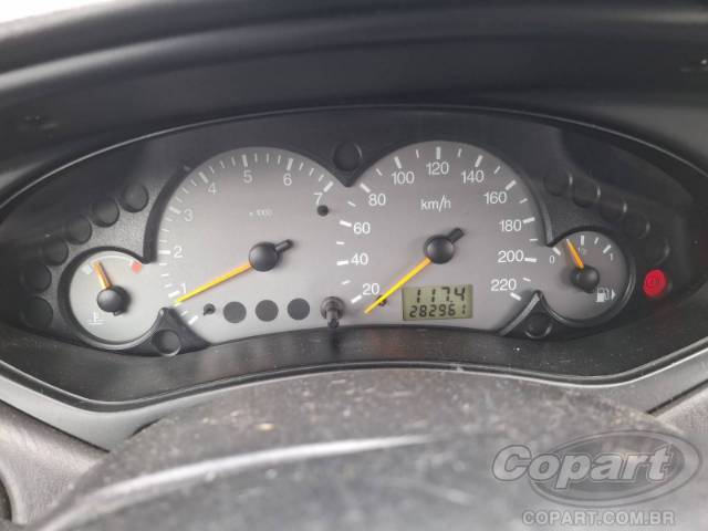 2004 FORD FOCUS 