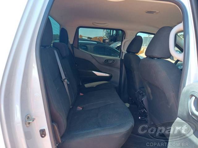 2025 NISSAN FRONTIER CD 