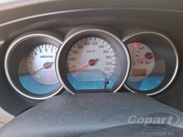 2014 NISSAN LIVINA 