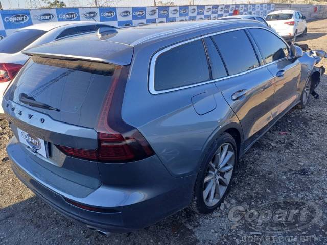 2020 VOLVO V60 