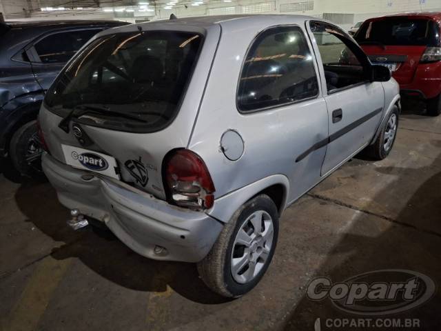 2001 CHEVROLET CORSA 