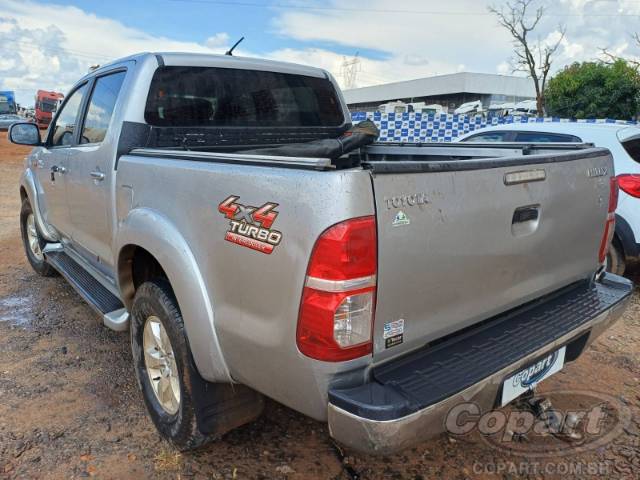 2015 TOYOTA HILUX CD 