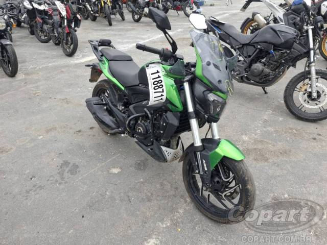 2025 BAJAJ DOMINAR 