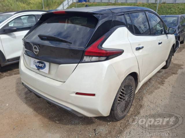 2023 NISSAN LEAF 