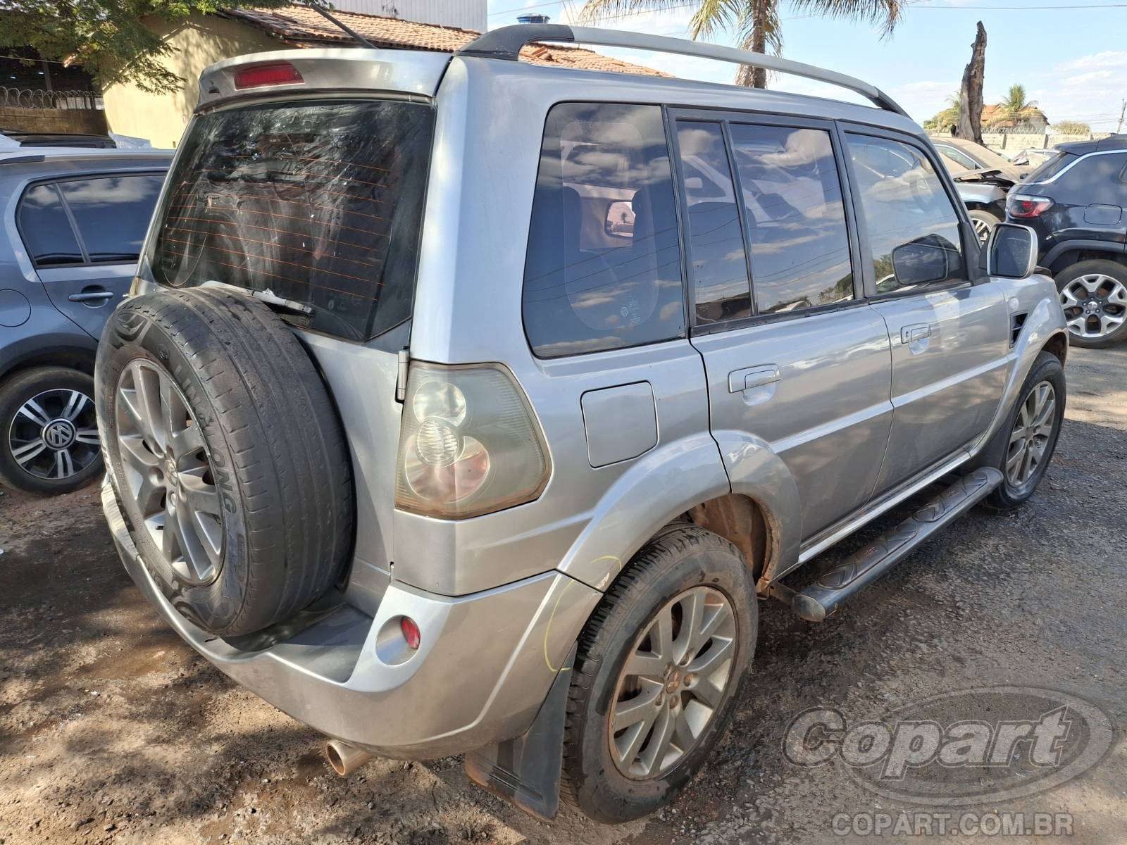 2014 MITSUBISHI PAJERO TR4 — foto 4 de 10
